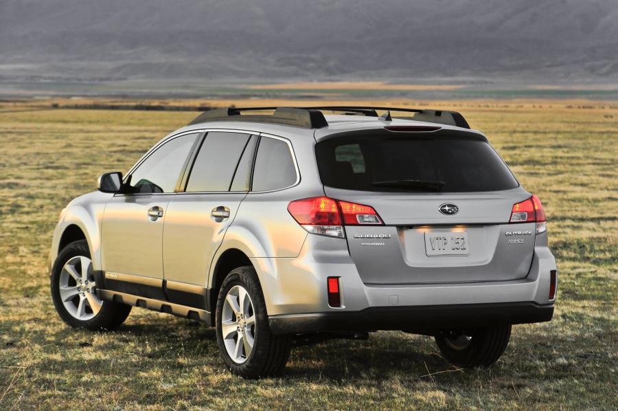  Subaru Outback 2013 года  (фото 26 из 29)